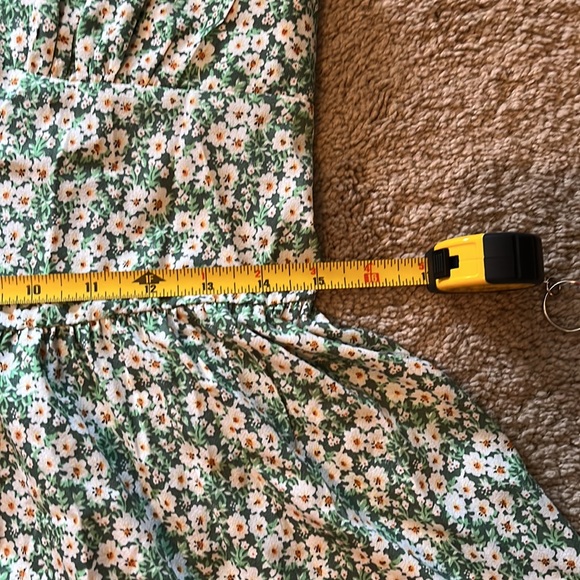 NWOT Green Floral Mini Dress With White Buttons. Size 8/10 - Picture 15 of 15